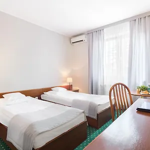 https://hotel-tt.poznan-hotels.com